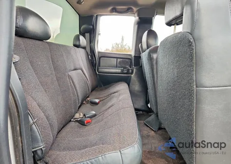 2001 Chevrolet Silverado C2500 Heavy Duty из США, поврежденный, VIN 1GCHC29U41E286581